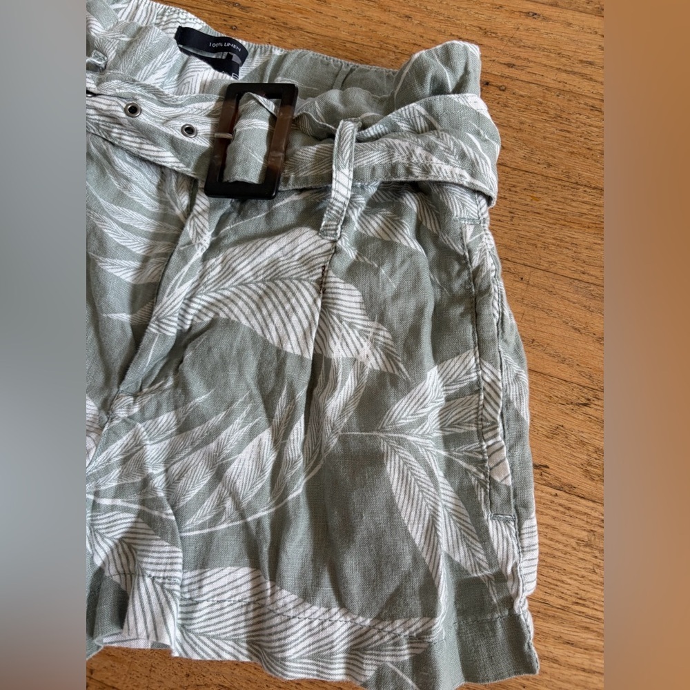 Tahari 100% linen shorts palm leaf tropical with faux turtle shell grommet belt - Picture 7 of 11